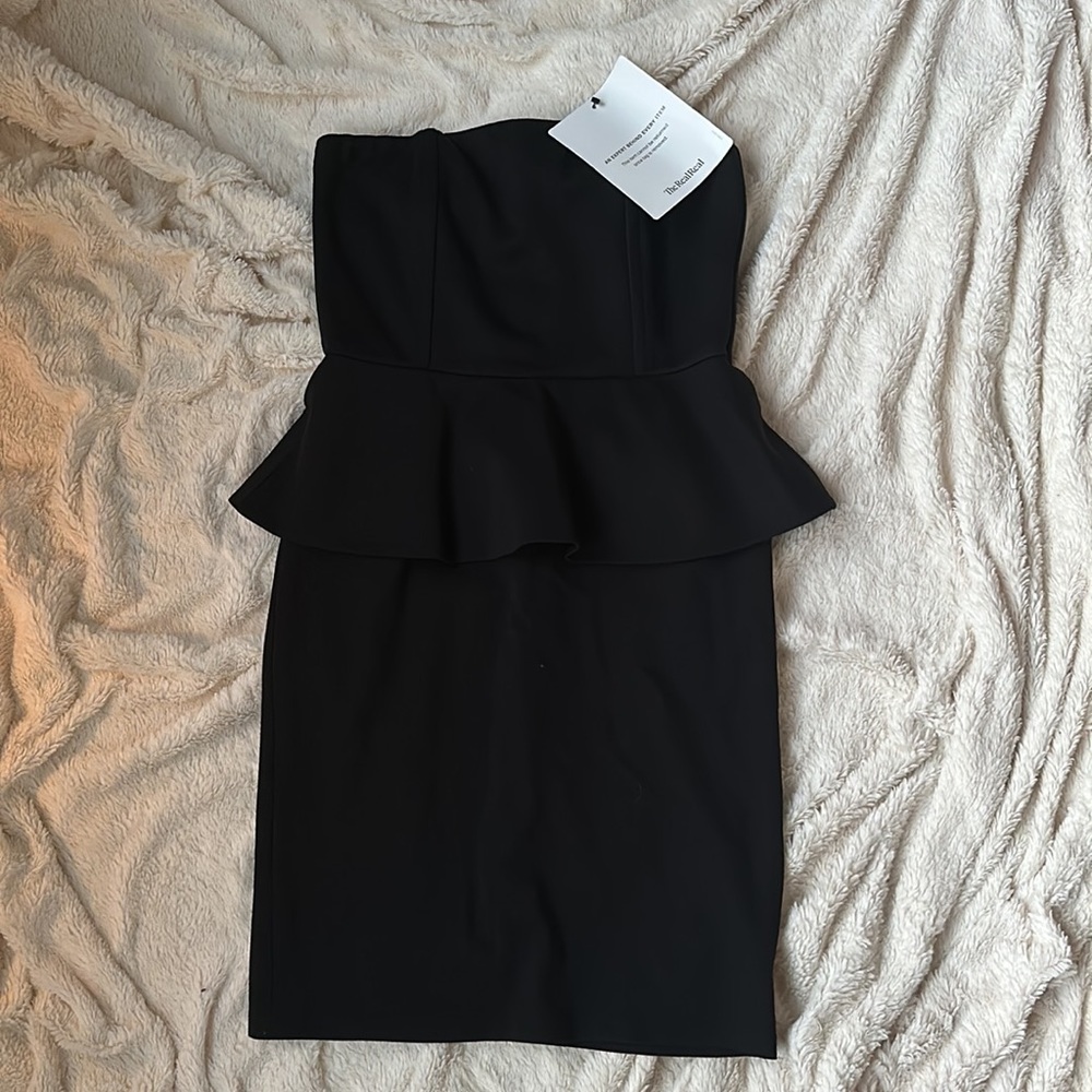 ALICE + OLIVIA
Strapless Peplum Mini Dress
Size: M | US 8 - Picture 4 of 6